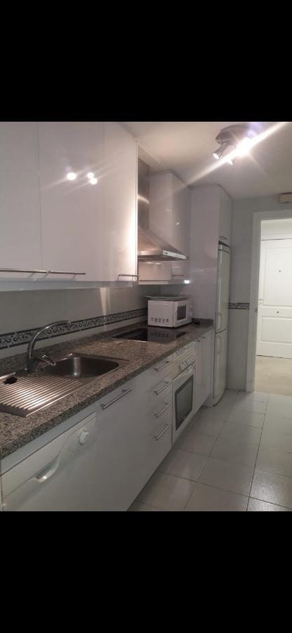 Frontline Beach Apartment Marina Real 5009 มานิลบา ภายนอก รูปภาพ